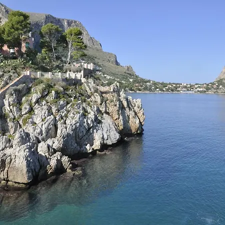 Giannone Санта-Флавия